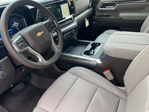 New 2026 Chevrolet Silverado 2500 LTZ w/ LTZ Premium Package AWD/4WD image 7