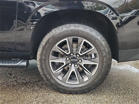 Used 2022 Chevrolet Suburban Z71 image 34