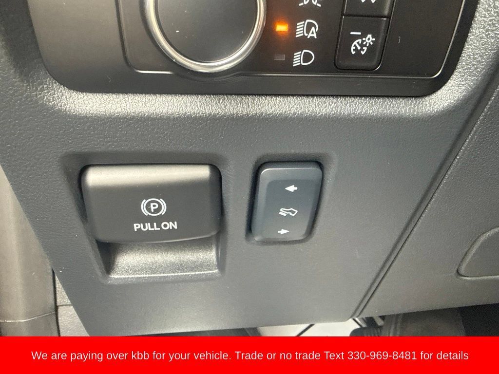 Used 2024 Ford Expedition XLT AWD/4WD image 21