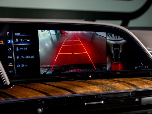 Used 2021 Cadillac Escalade Sport Platinum w/ LPO, ONYX Package image 11