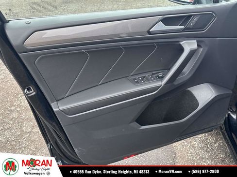 Used 2023 Volkswagen Tiguan SE AWD/4WD image 17