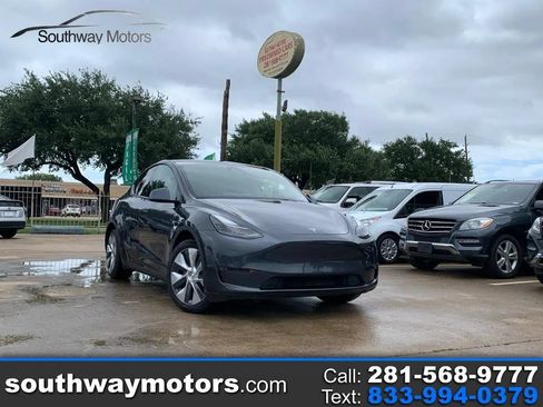 Used 2023 Tesla Model Y Long Range AWD/4WD image 1