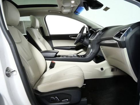 Certified 2019 Ford Edge Titanium w/ Class II Trailer Tow Package AWD/4WD image 11