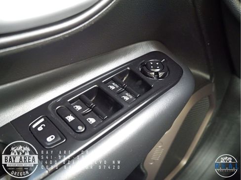 Used 2023 Jeep Renegade Latitude image 13