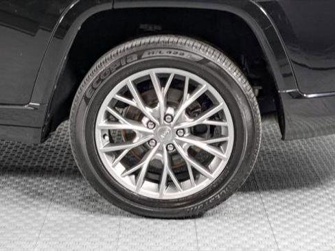 Used 2022 Jeep Grand Cherokee L Summit w/ Advanced Protech Group IV image 39