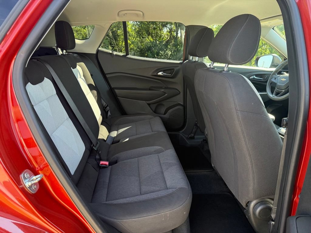Used 2024 Chevrolet Trax LS FWD image 15