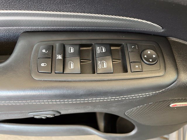 Used 2018 Dodge Durango SRT w/ Technology Group AWD/4WD image 40