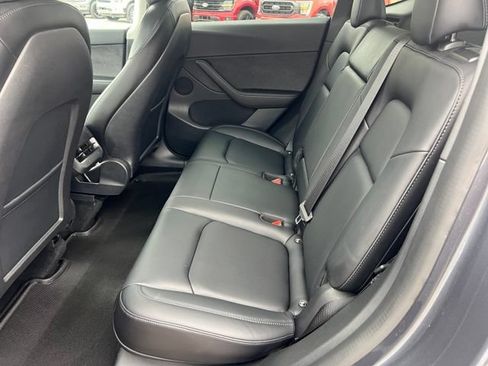 Used 2022 Tesla Model Y Performance AWD/4WD image 16
