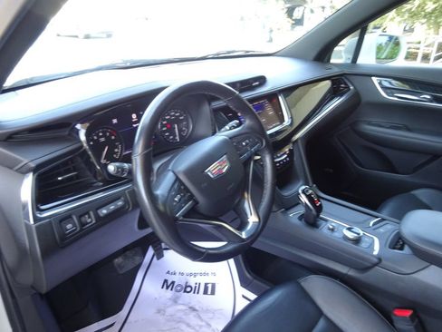 Certified 2020 Cadillac XT6 Premium Luxury AWD/4WD image 12