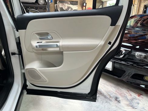 Used 2020 Mercedes-Benz GLB 250 4MATIC w/ Premium Package image 28