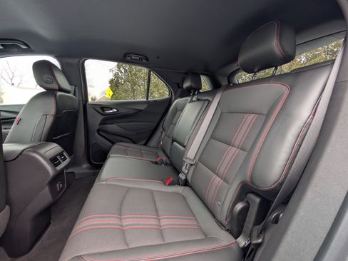 Used 2023 Chevrolet Equinox RS image 33