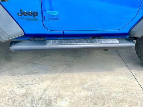 Used 2021 Jeep Wrangler Sport AWD/4WD image 39