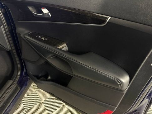 Used 2020 Kia Sorento FWD V6 image 31