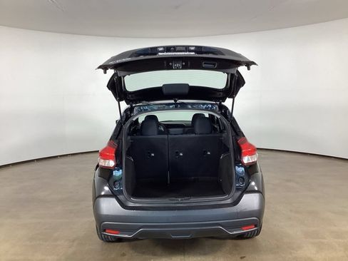 Used 2018 Nissan Kicks SV FWD image 12