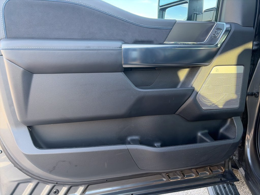 Used 2025 Ford F150 Platinum AWD/4WD image 18