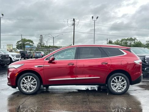 Used 2023 Buick Enclave Essence w/ Experience Buick Package FWD image 6