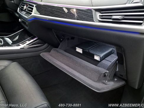 Used 2020 BMW X7 M50i AWD/4WD image 31