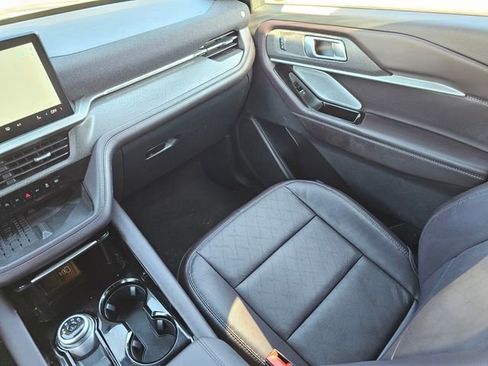Certified 2025 Ford Explorer Platinum AWD/4WD image 15