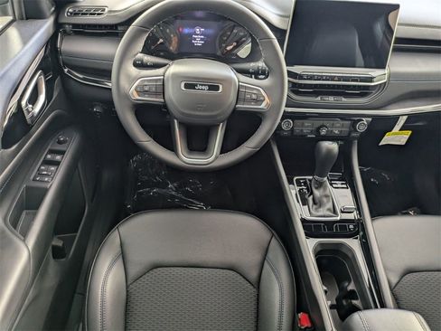 New 2026 Jeep Compass Latitude image 12