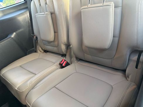 Used 2018 Ford Explorer Limited w/ Equipment Group 301A AWD/4WD image 14