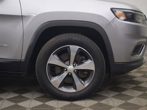 Used 2019 Jeep Cherokee Limited AWD/4WD image 30