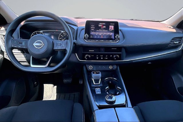 Used 2023 Nissan Rogue S AWD/4WD image 7