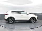 Used 2022 Kia Sportage LX image 3