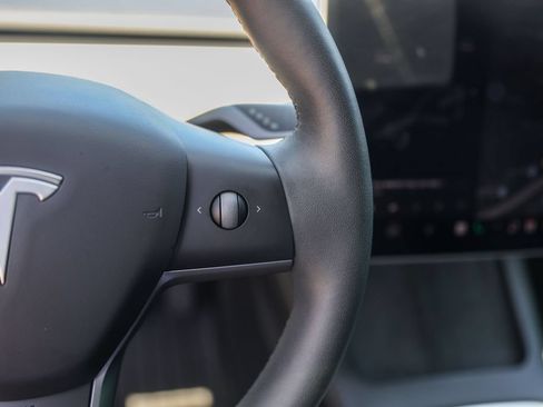Used 2021 Tesla Model 3 Standard Range Plus RWD image 12