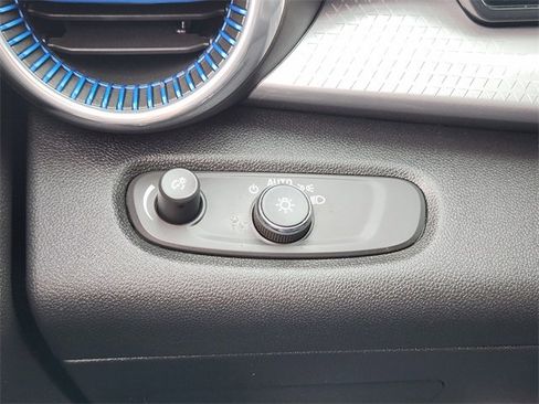 Certified 2024 Chevrolet Trax LT w/ Sunroof Package image 22