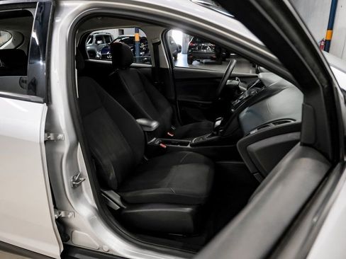 Used 2018 Ford Focus SE image 37