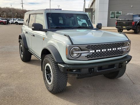 Used 2023 Ford Bronco Badlands w/ Sasquatch Package image 6