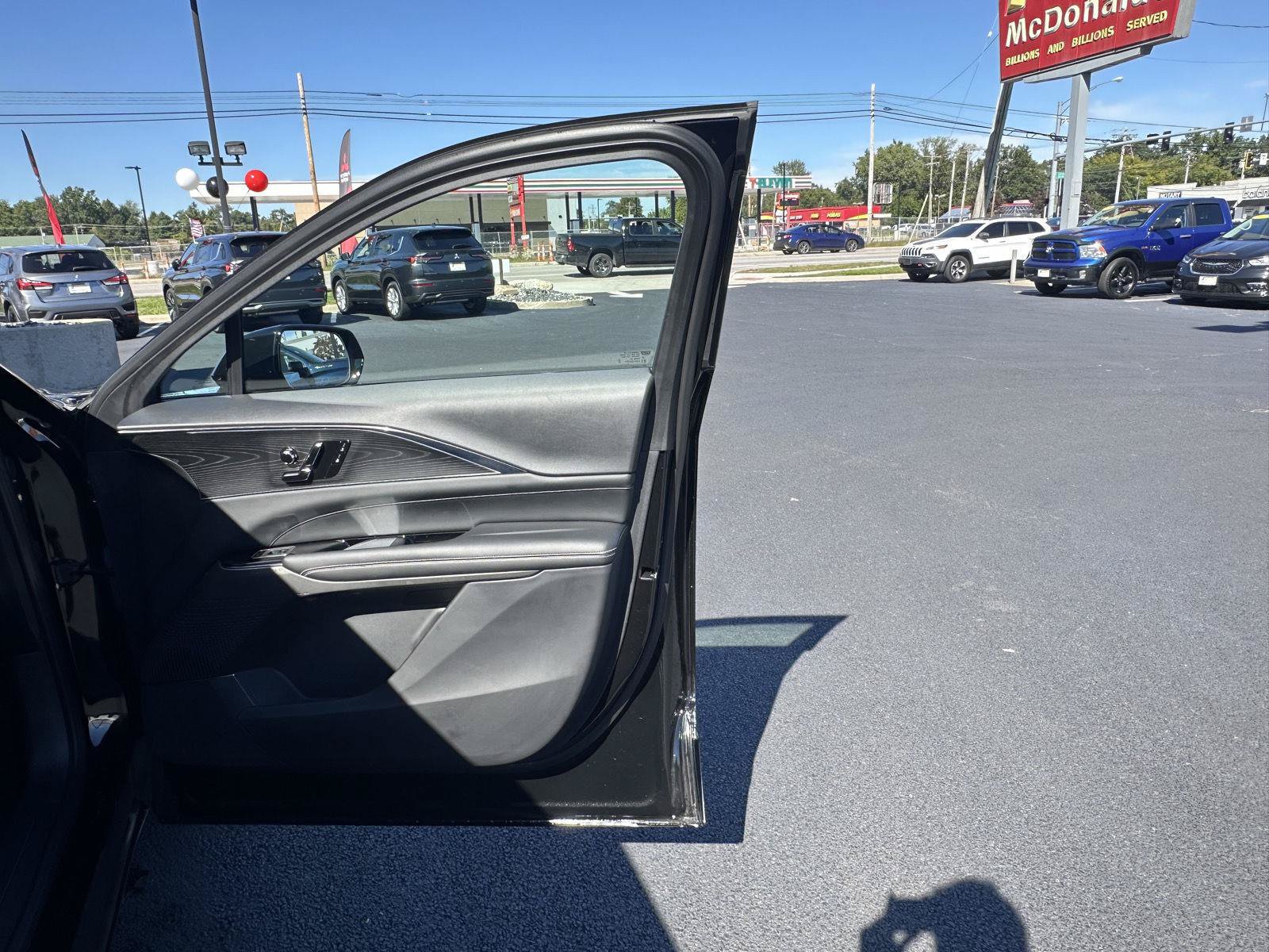 Used 2024 Cadillac Lyriq Sport AWD/4WD image 23