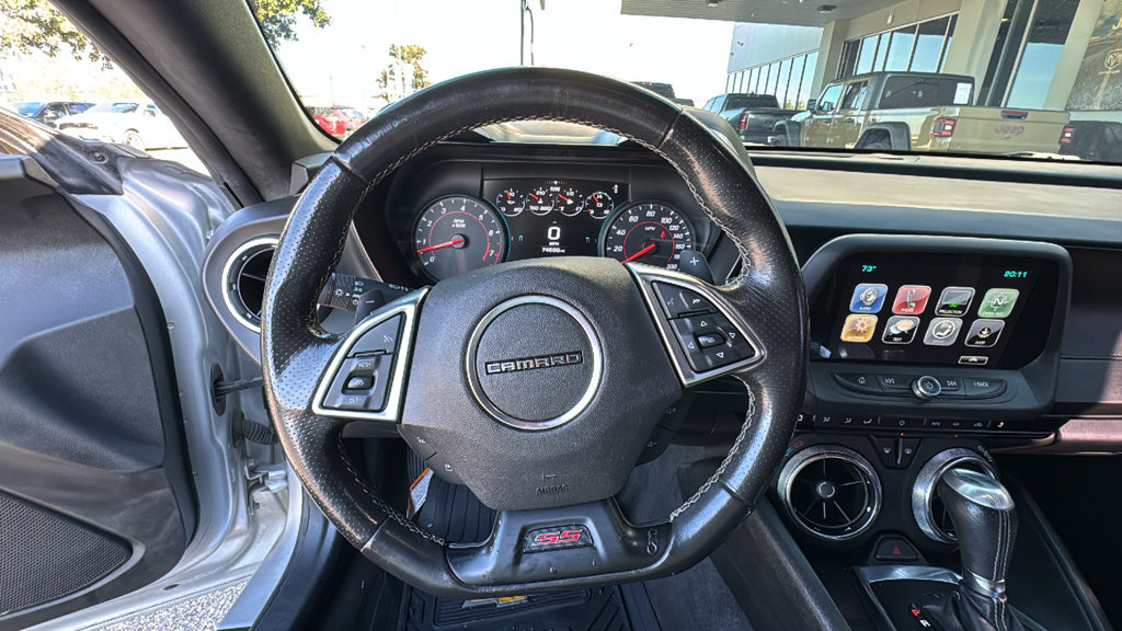 Used 2018 Chevrolet Camaro SS RWD image 23