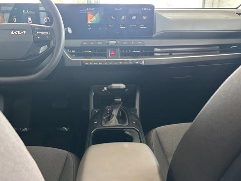 Used 2025 Kia K4 FWD image 17