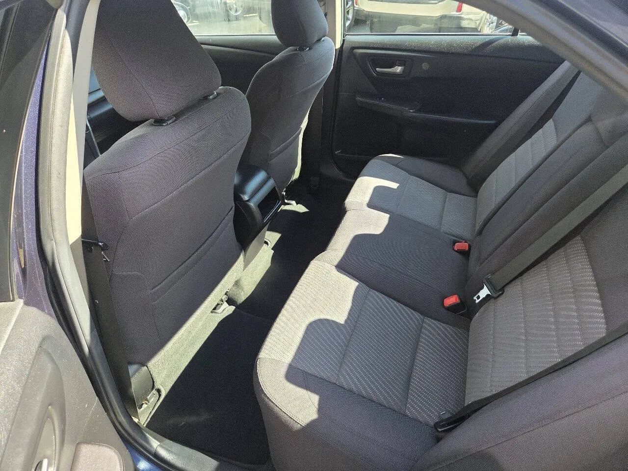 Used 2015 Toyota Camry LE FWD image 38