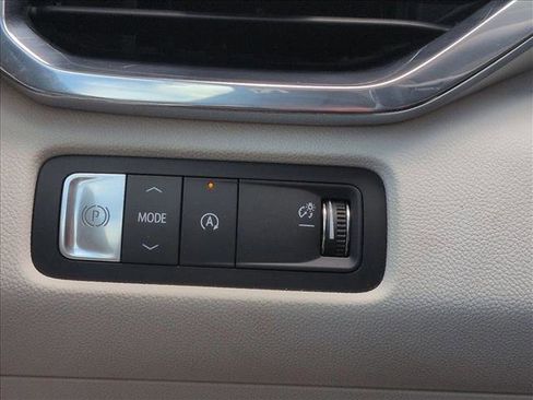 Used 2025 GMC Acadia Denali w/ Super Cruise Package FWD image 18