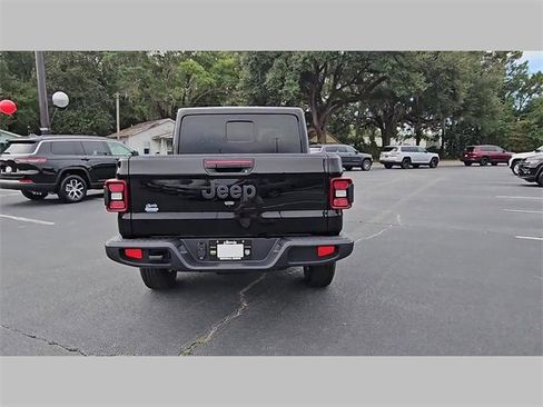 New 2025 Jeep Gladiator Sport image 31