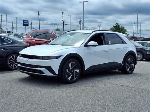 New 2025 Hyundai Ioniq 5 SEL image 2
