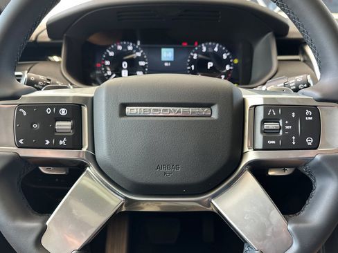 New 2026 Land Rover Discovery S image 17
