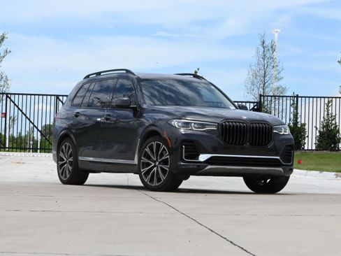 Used 2022 BMW X7 xDrive40i w/ Premium Package AWD/4WD image 2