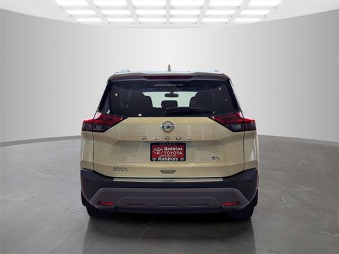 Used 2021 Nissan Rogue SV w/ Premium Package image 6