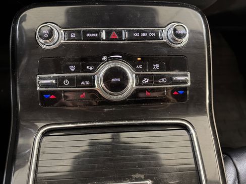 Used 2022 Lincoln Nautilus FWD w/ Premium Package image 20