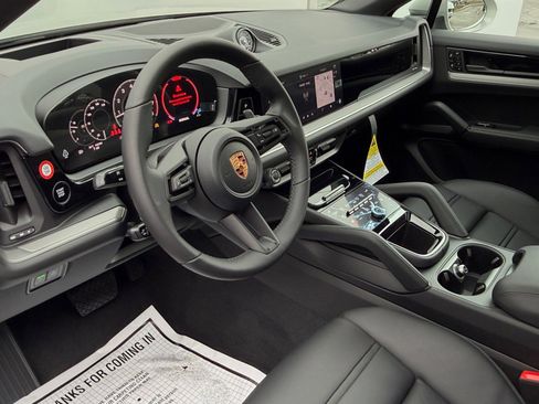 Used 2026 Porsche Cayenne Coupe AWD/4WD image 4