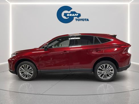 Used 2022 Toyota Venza XLE image 11