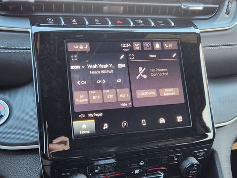 New 2025 Jeep Grand Cherokee L Altitude image 12