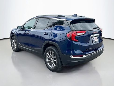Used 2022 GMC Terrain SLT w/ Infotainment Package II FWD image 5