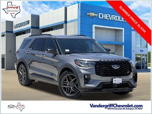 Used 2025 Ford Explorer ST AWD/4WD image 1
