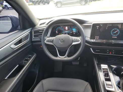 Used 2024 Volkswagen Atlas Cross Sport SE AWD/4WD image 13