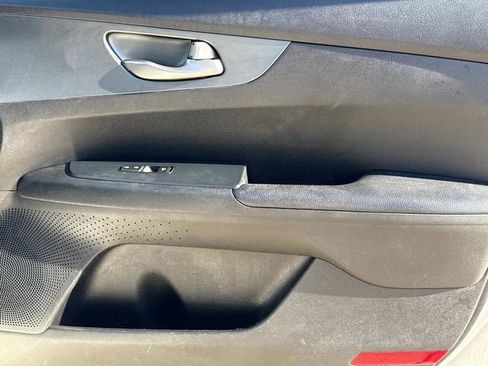 Used 2020 Kia Forte LXS image 19