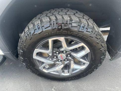 Used 2024 GMC Sierra 1500 SLT w/ SLT Premium Plus Package AWD/4WD image 12